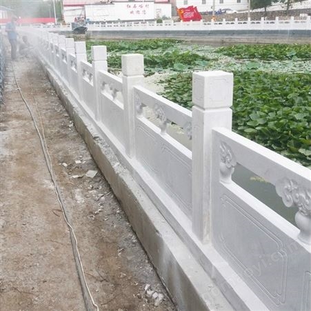 加工定制汉白玉广场 河道石雕石栏杆 定制雕刻校园 旗台石雕石护栏